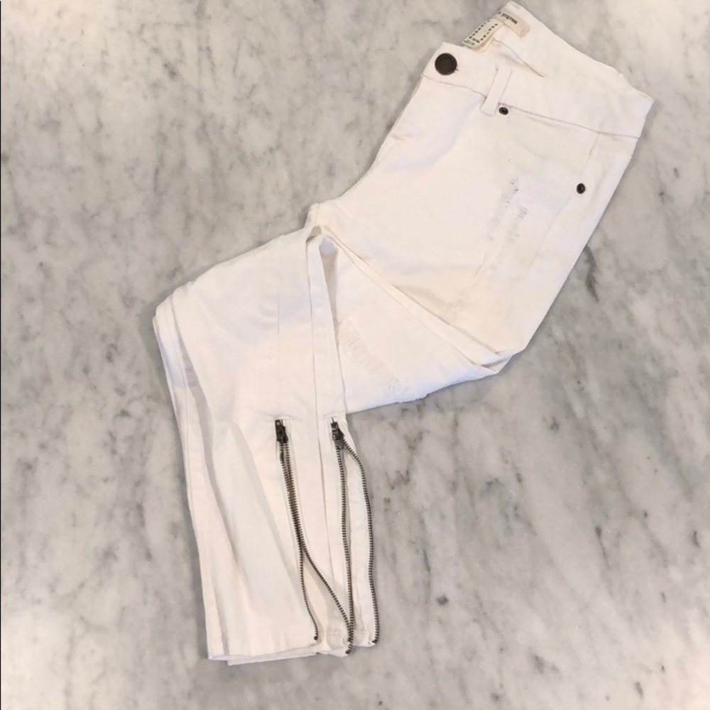White distressed skinny jeans